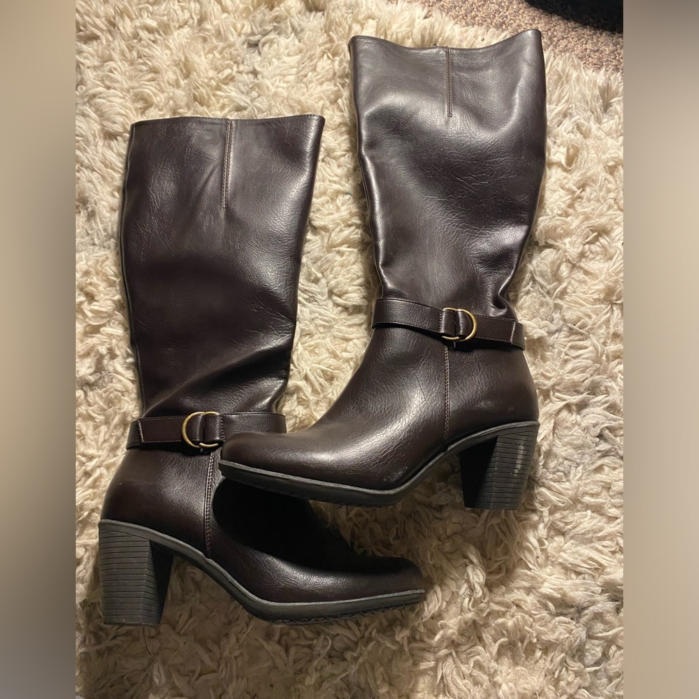 LEATHER BOOTS